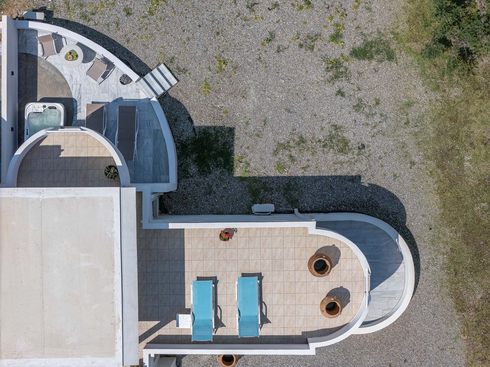 Outdoor Modernist Suite With Spa Bath 