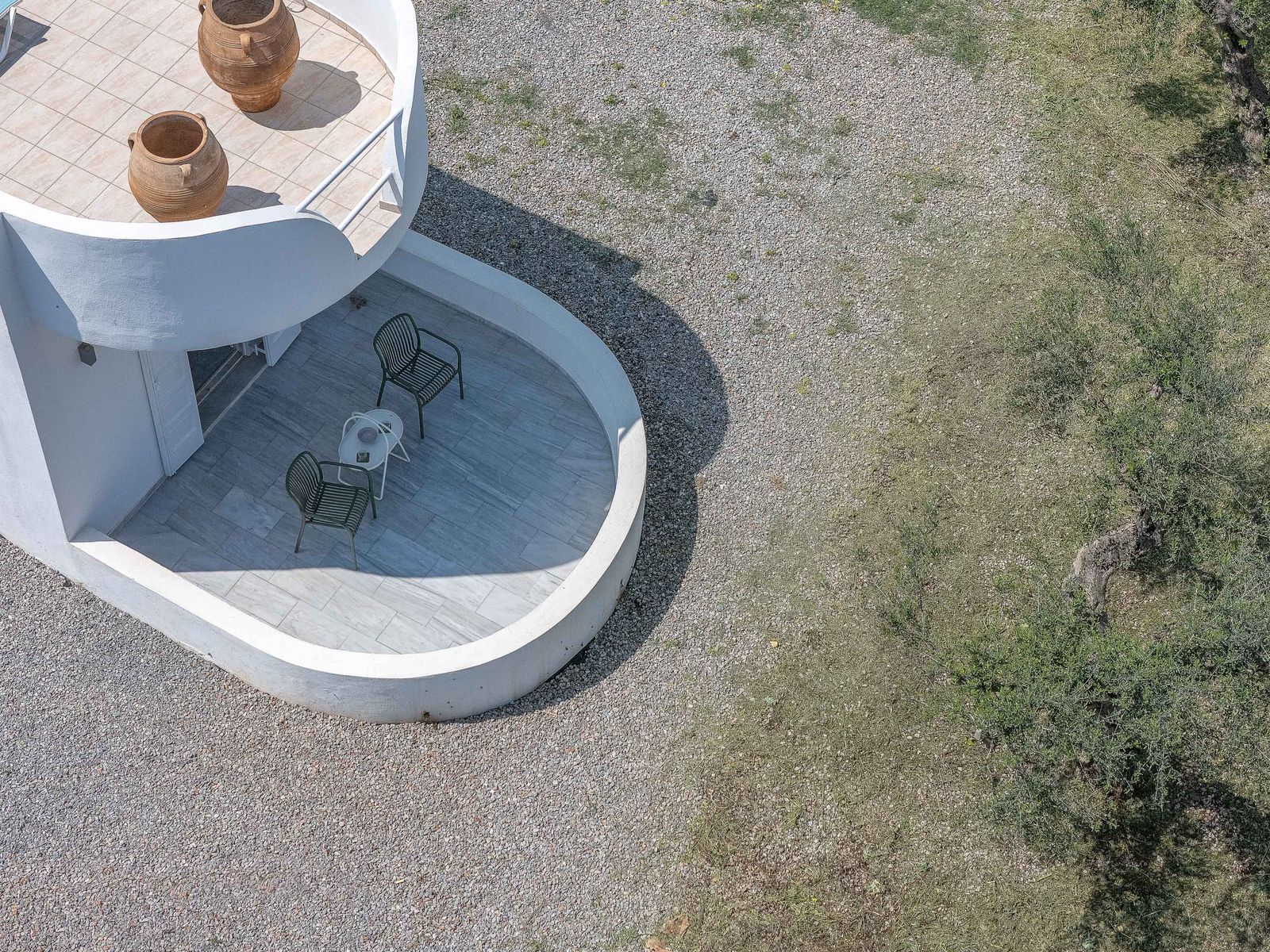 Outdoor Modernist Suite With Spa Bath 