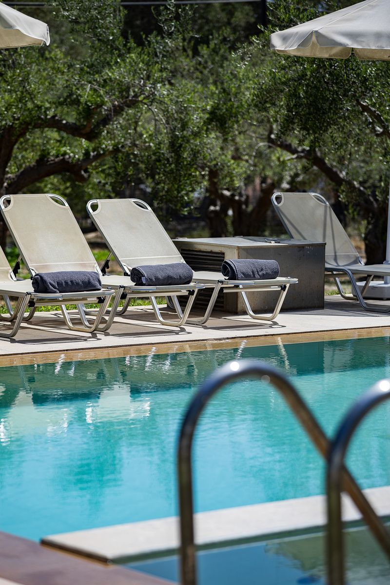 Outdoor Modernist Pool Villa 