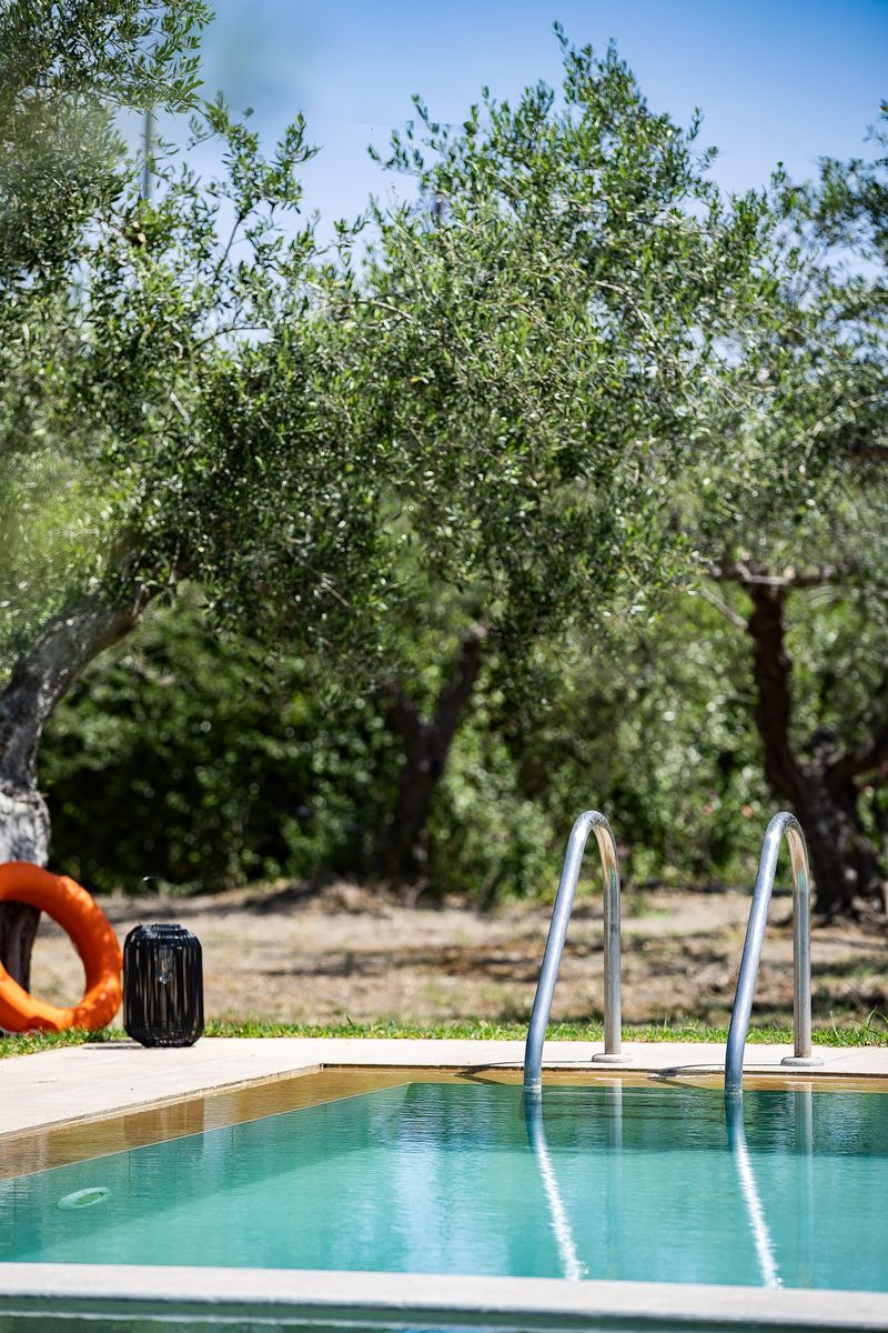 Outdoor Modernist Pool Villa 