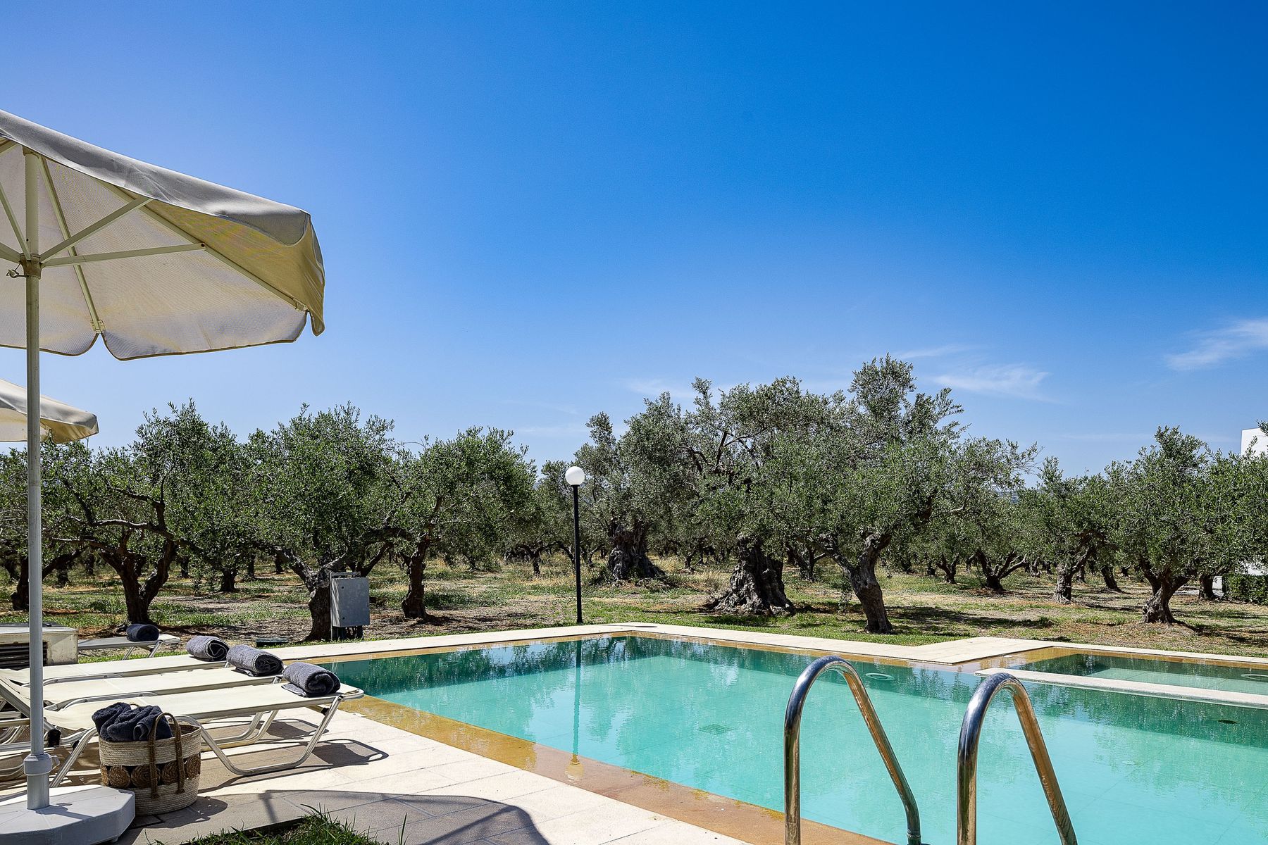 Outdoor Modernist Pool Villa 