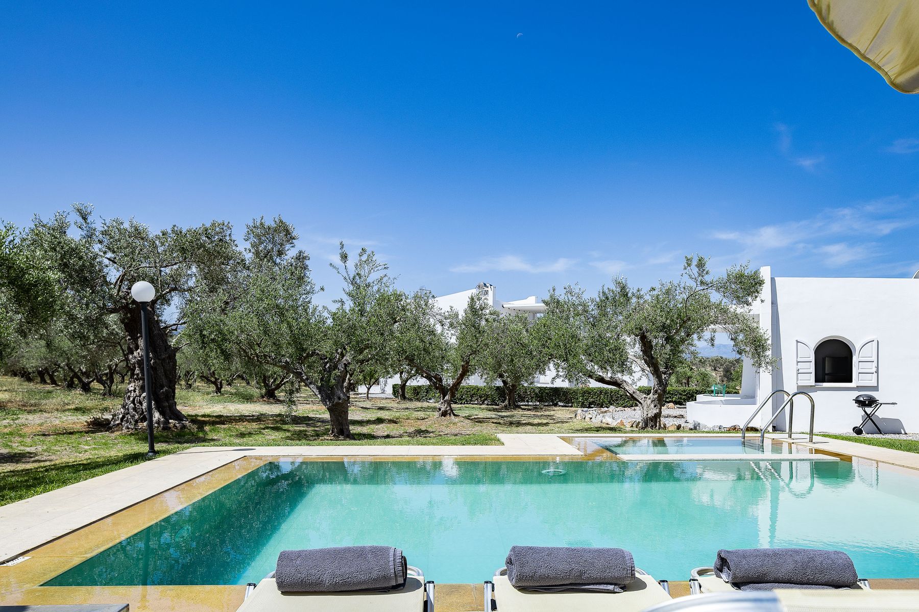 Outdoor Modernist Pool Villa 