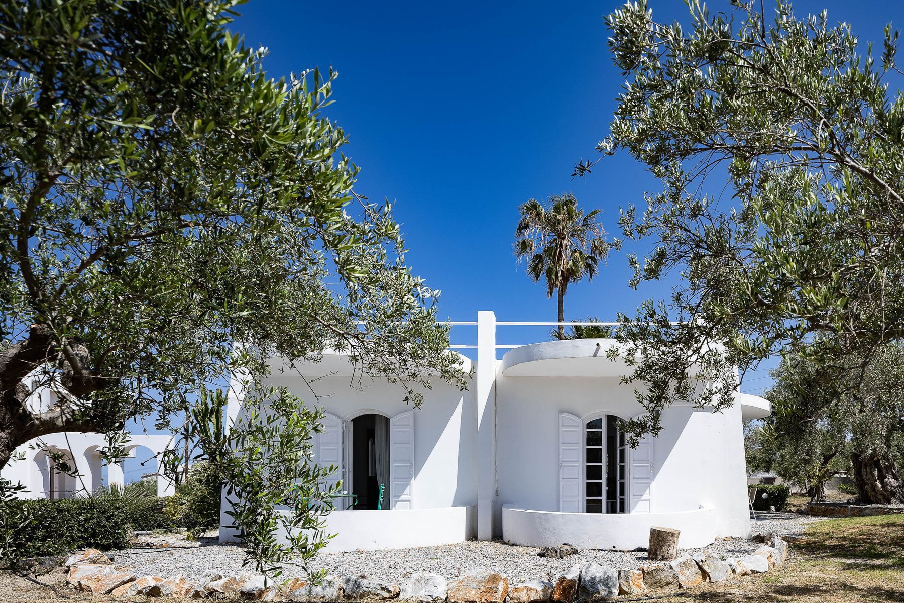 Outdoor Modernist Pool Villa 