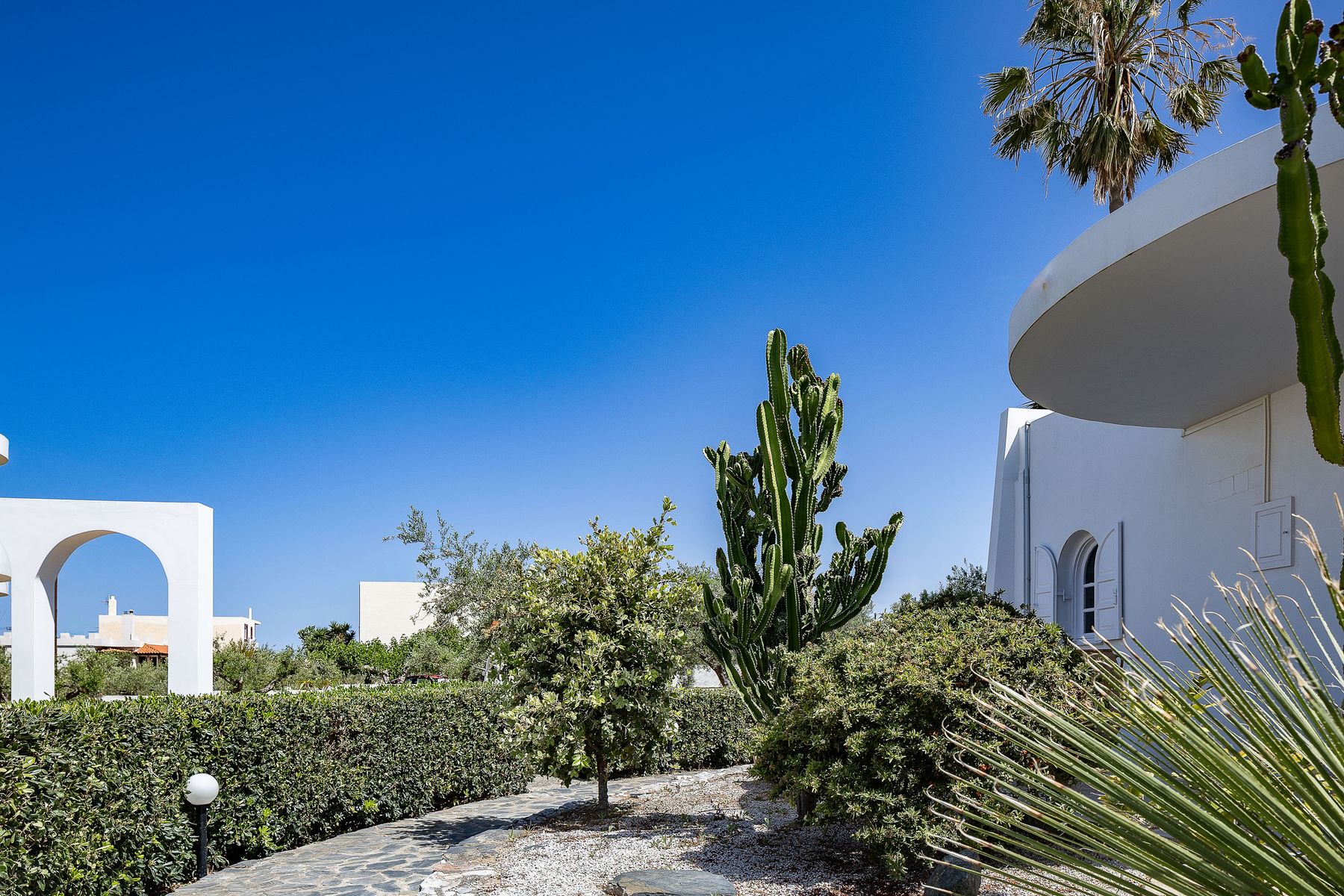 Outdoor Modernist Pool Villa 
